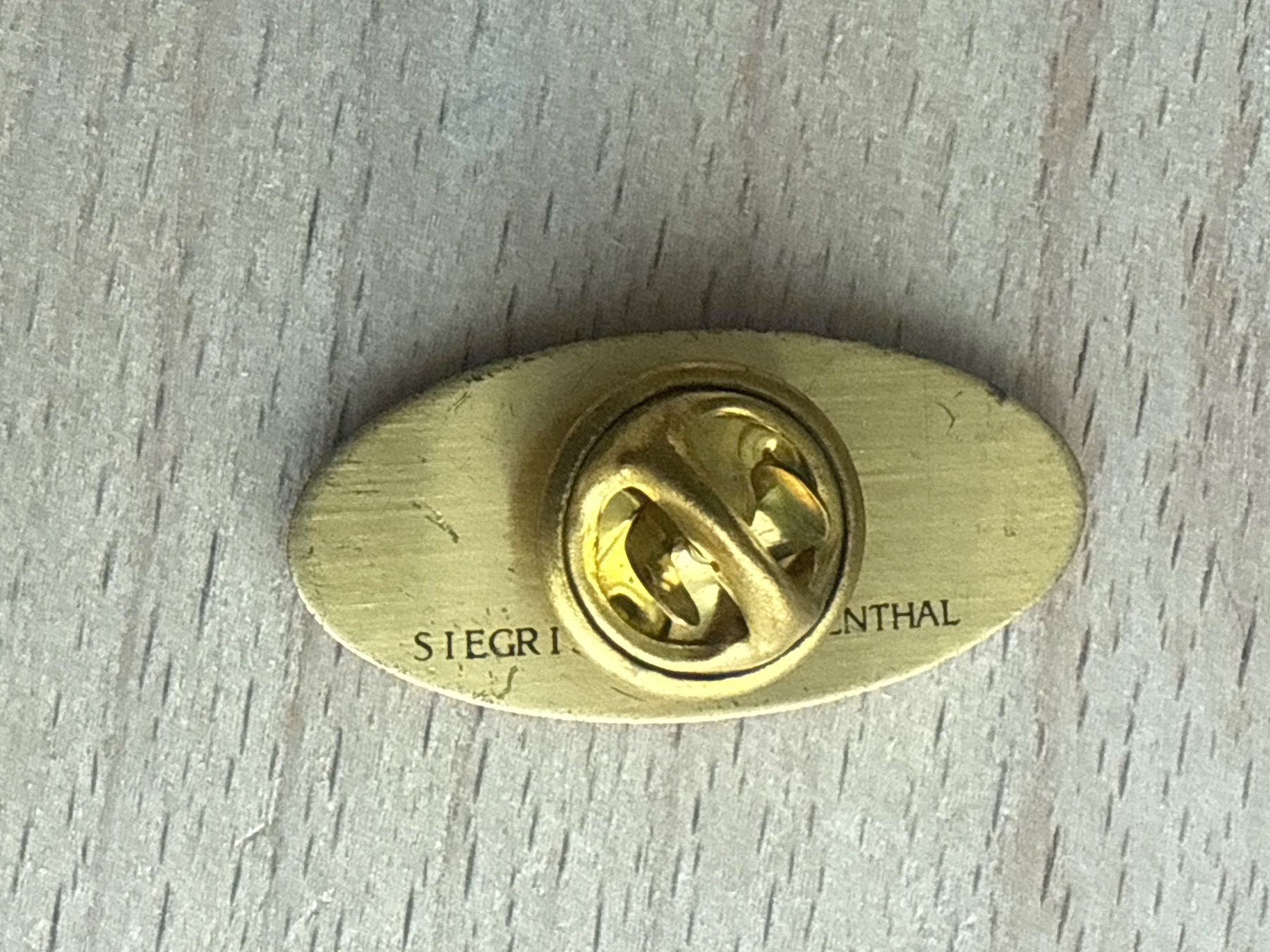 Placchette & Badge: Pin Collection, Made in Mümliswil, – Usato da Glattbrugg venduto da Schweigmatt 1