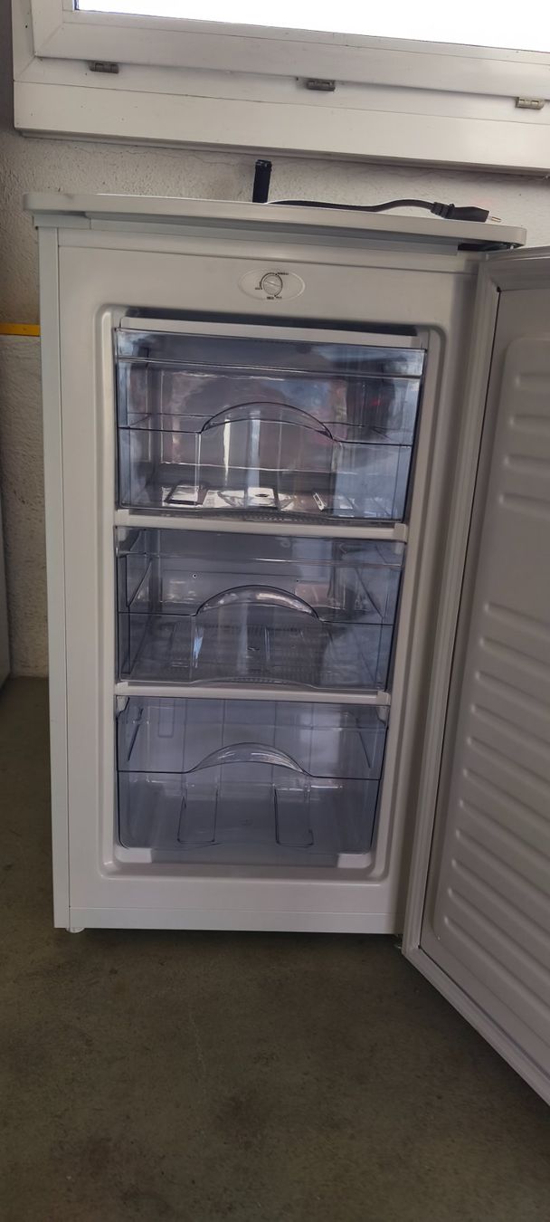 Primotecq Congelatori: Gefrierschrank – Usato da Märstetten venduto da Stamy01