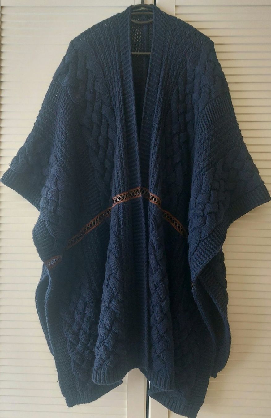 Max Mara Altro in Moda donna: Cape von Max Mara – Usato da Zürich venduto da lakili