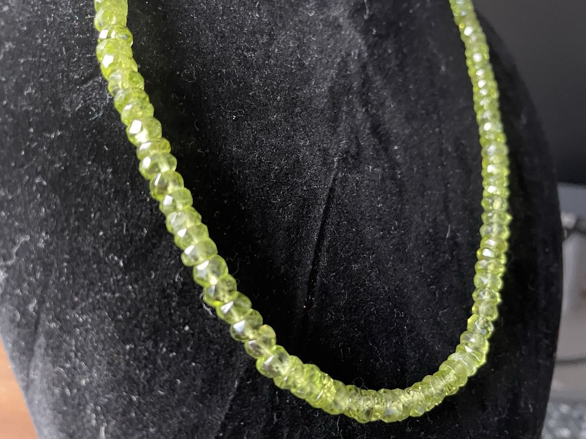 Catenine: Elegante Peridot Halskette, facettiert – Nuovo e nell'imballaggio originale da Ebikon venduto da elischka 3