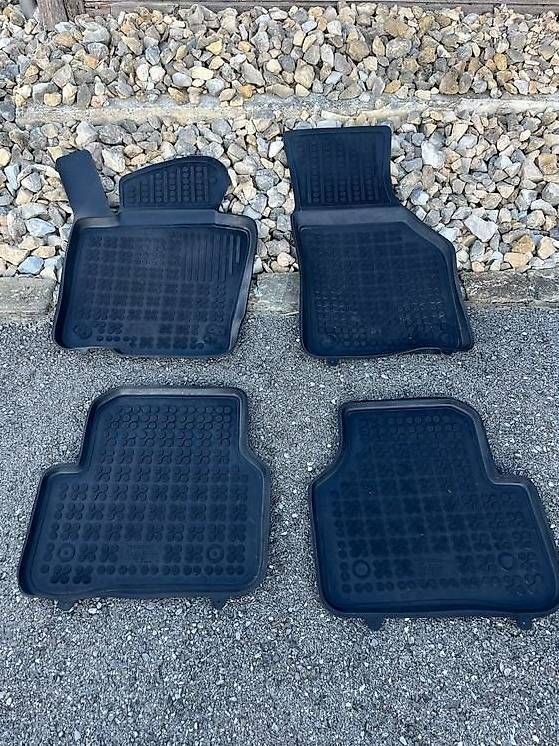 Tappeti & Tappetini: Satz 3D Gummifussmatten Passat – Usato da Tafers venduto da TRTBG