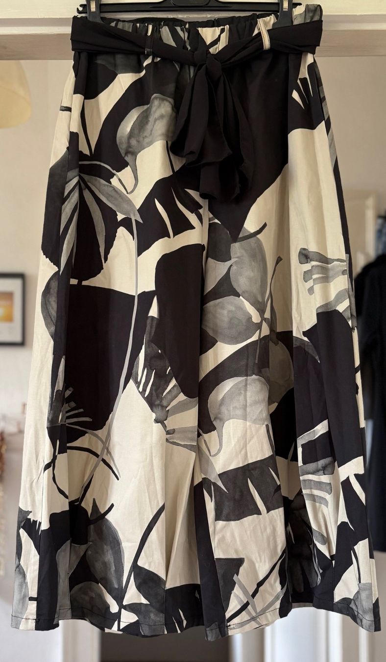 Pantaloni: PANTALONS EN COTON! M – Nuovo e nell'imballaggio originale da Locarno venduto da NicoNion