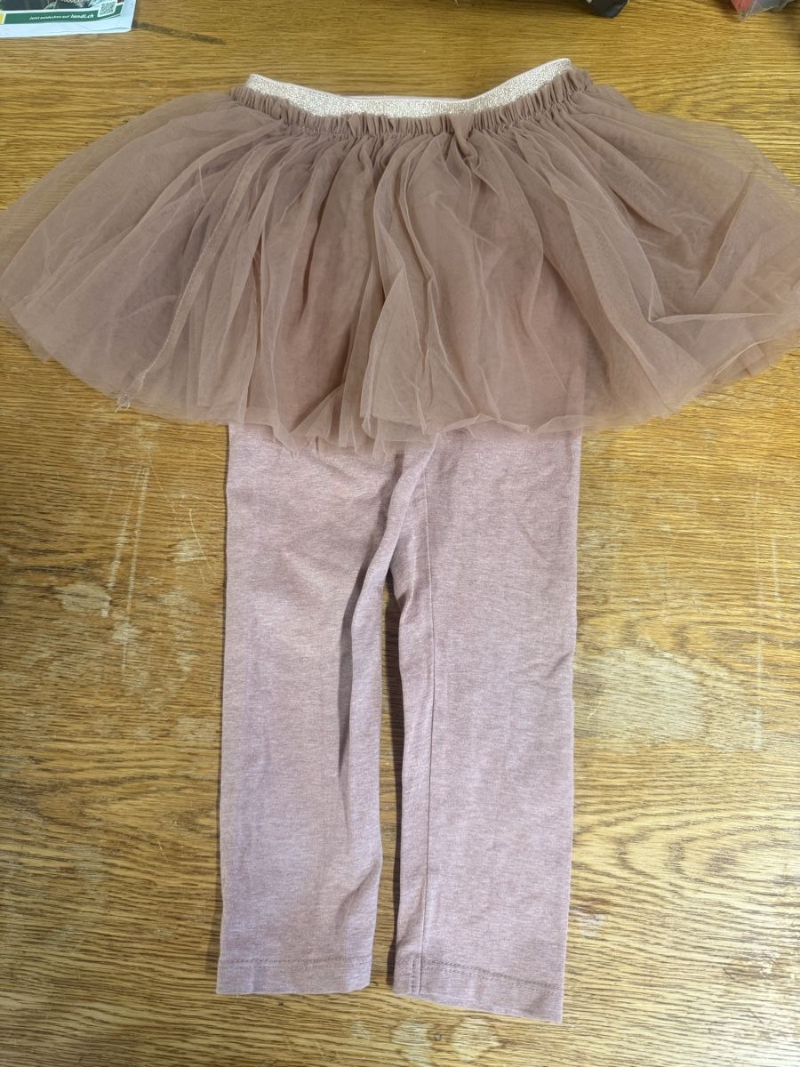 Calze & Collant: Leggings mit Tüll Rock, Gr. 110  – Usato da Klingnau venduto da Nirvana 2