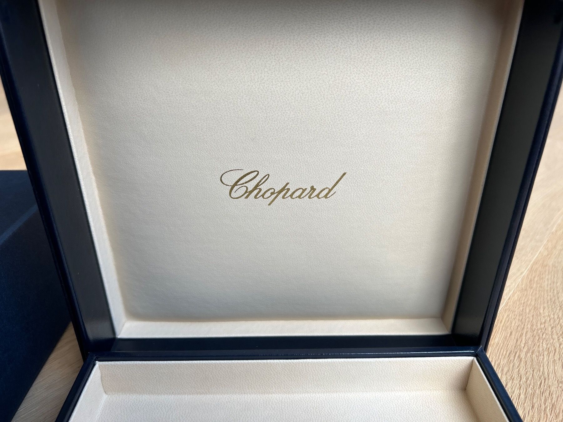 Chopard Uhren: Chopard - Uhren-/Schmuckbox – Neu und originalverpackt aus Fläsch von sus_69xn 4
