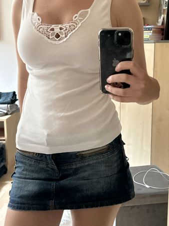 Weiss Unterhemd mit Spitze Grösse 44/46 guter Zustand