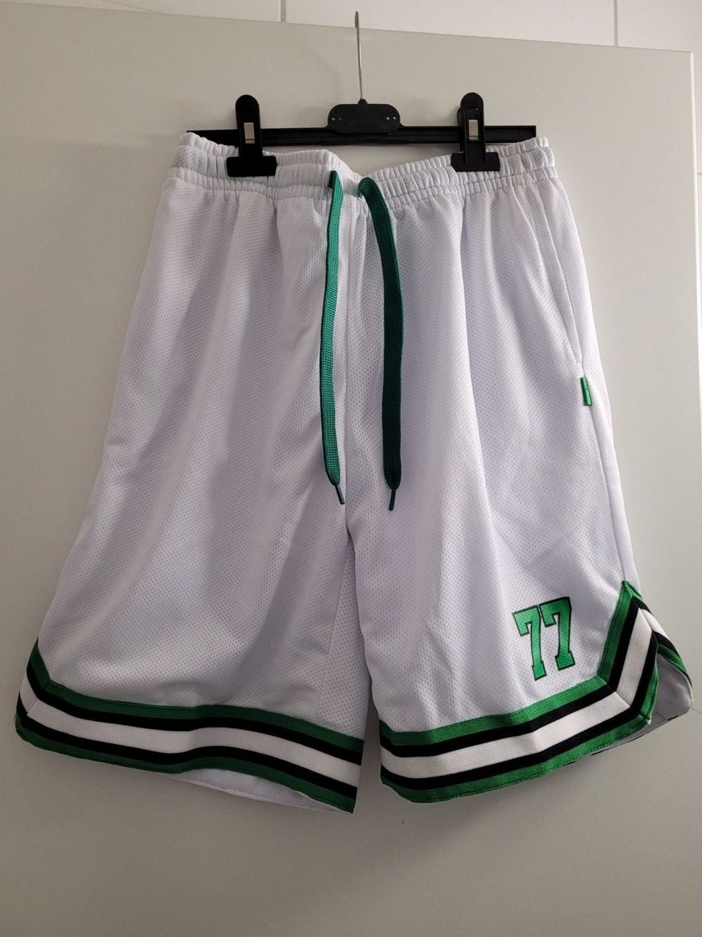 Pantaloni: Short de sport blanc – Usato da Biel/Bienne venduto da Leila32