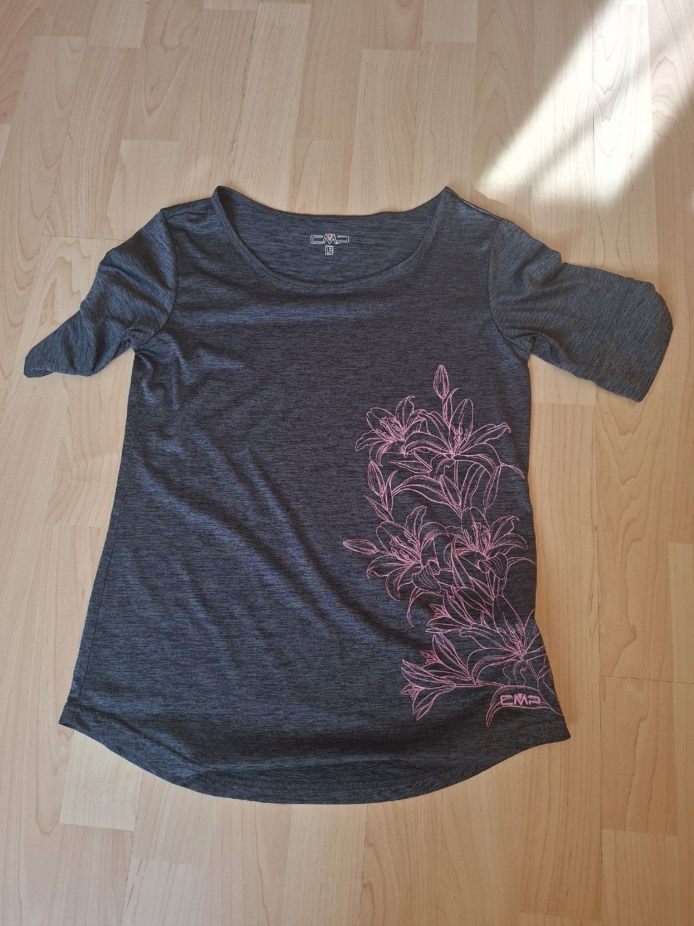CMP T-shirt: CMP Sportshirt Gr.34 – Nuovo (secondo la descrizione) da Sumiswald venduto da Cicco02