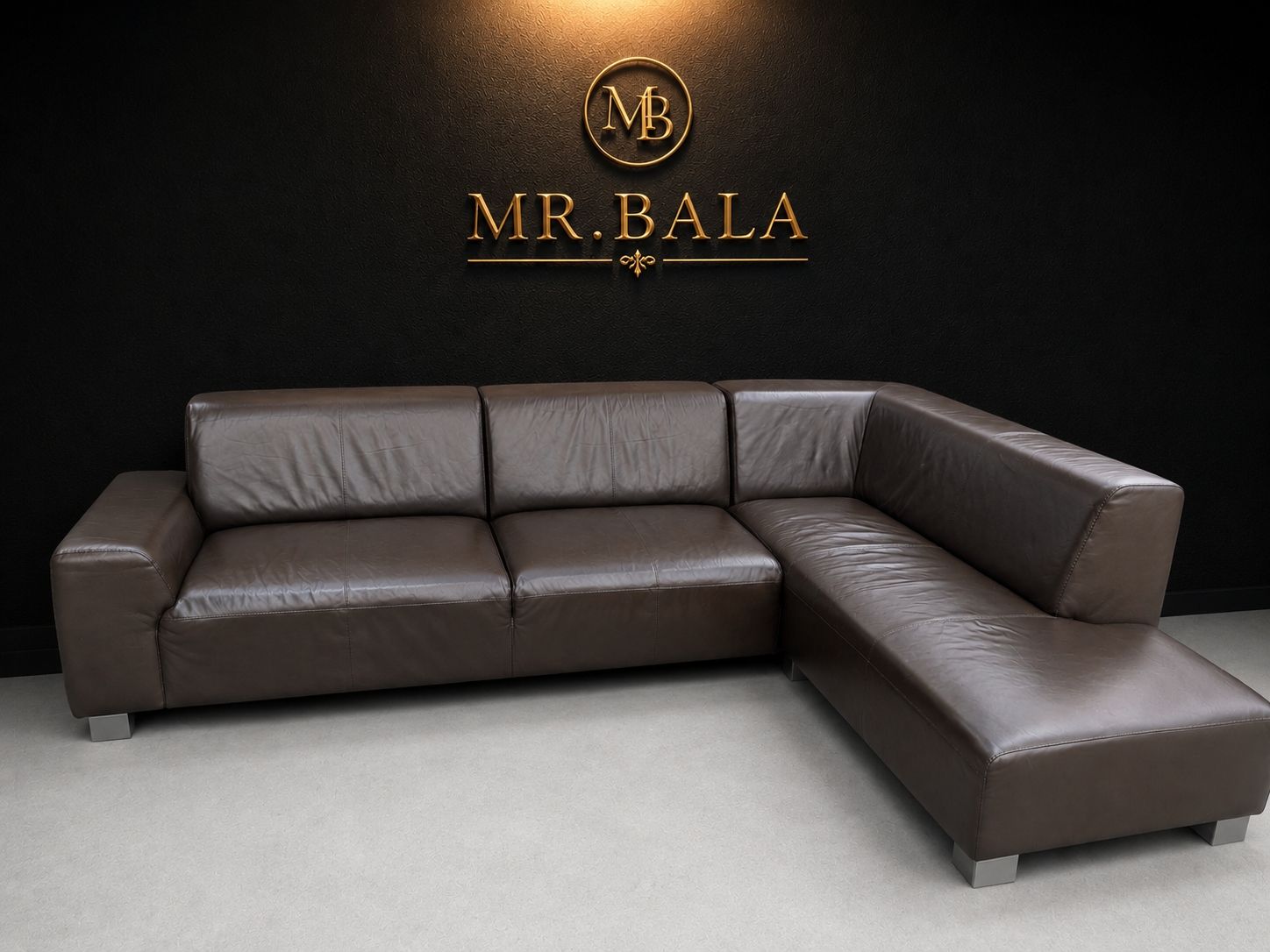 Divani: Designer Leder Sofa – Occasion – Usato da Horw venduto da Prasanna3