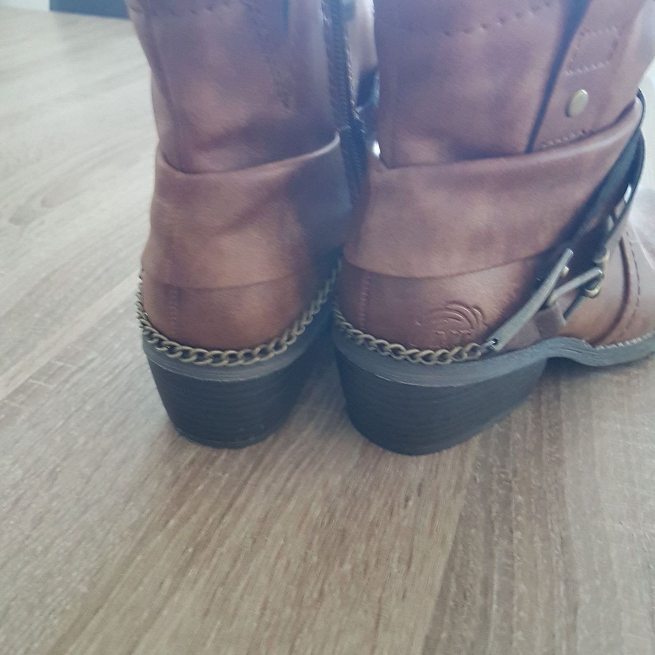 Dosenbach Scarpe da donna: Siefeletten – Usato da Altishofen venduto da Simba220 2
