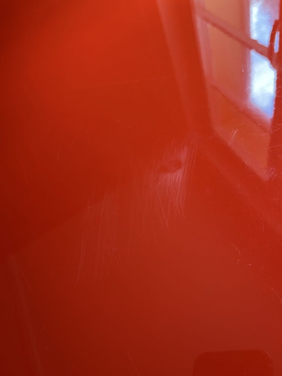 Tavoli: Moderner Esstisch mit roter Tischplatte – Usato da Fischingen venduto da nat_9qn7 2