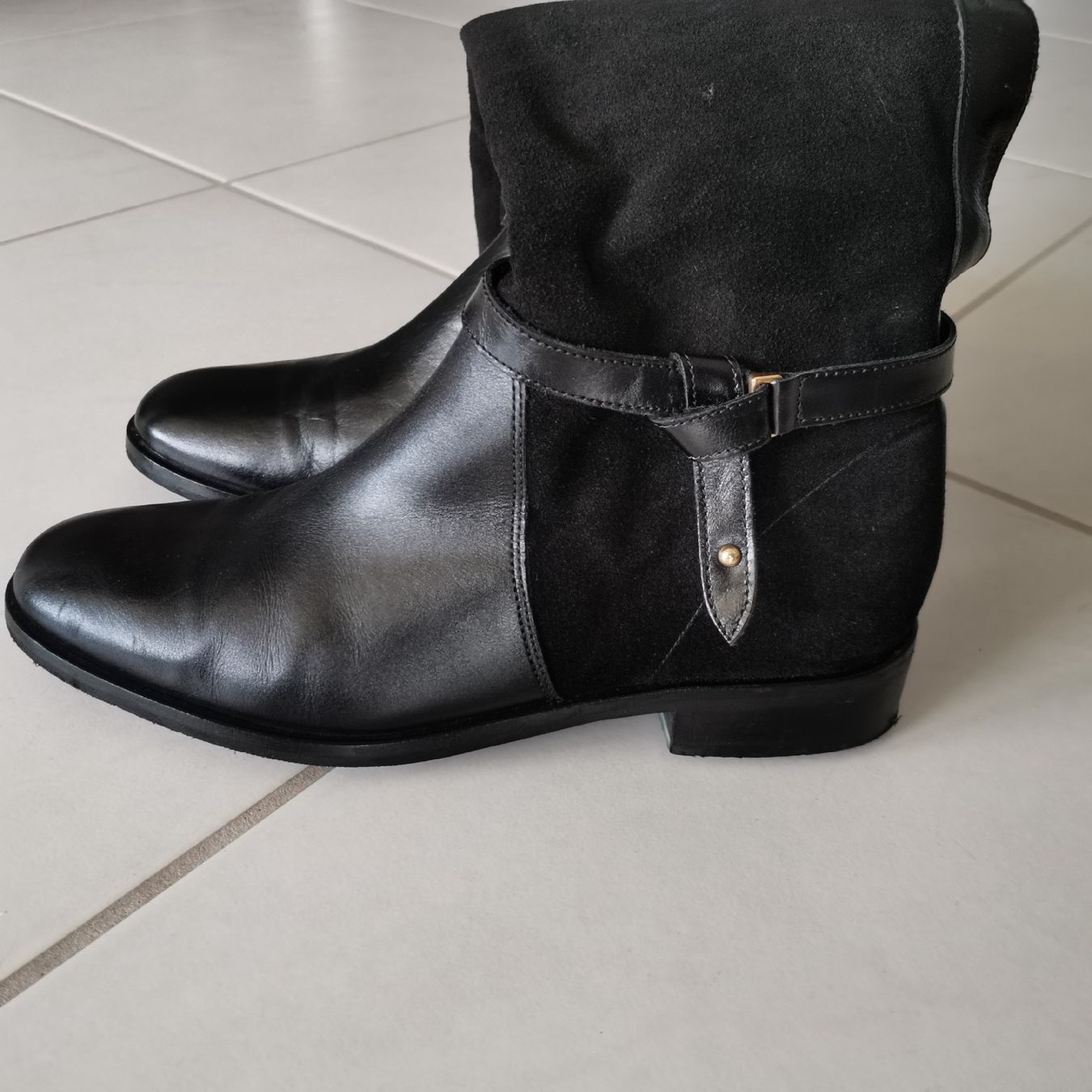 Scarpe da donna: Stiefel hoch gr. 39 Echt Leder – Usato da Bronschhofen venduto da Katrusja 2