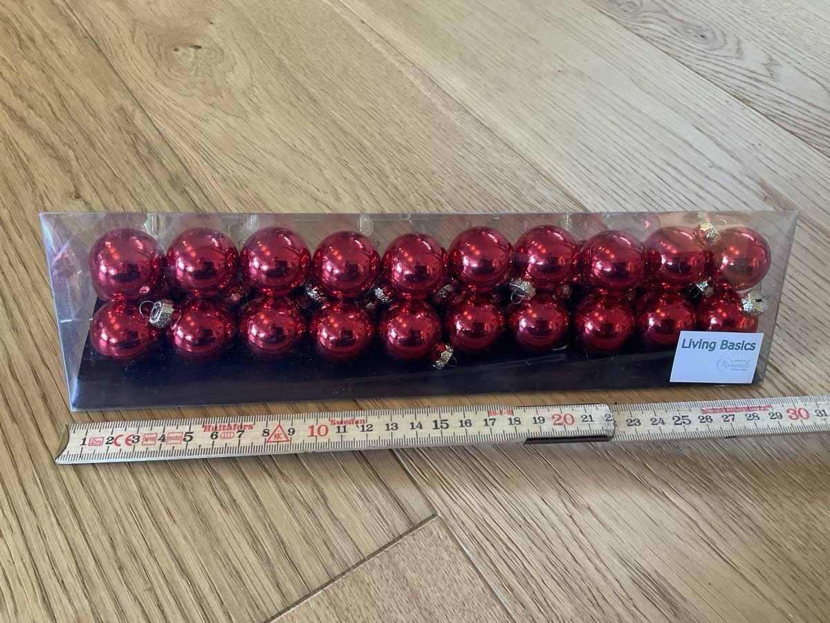 Migros Tutte le decorazioni: Migros Christbaumkugeln, 30 Stk. Rot – Usato da Wichtrach venduto da Aramis3628