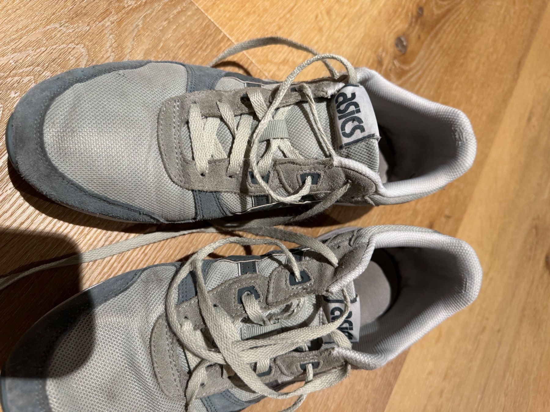 Scarpe da uomo: Asics Graue Herren Turnschuhe, Grösse 46 – Usato da Aettenschwil venduto da SaFa24