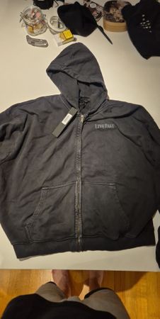 Schwarzer Hoodie mit Reissverschluss und LFDY, Grösse XXL