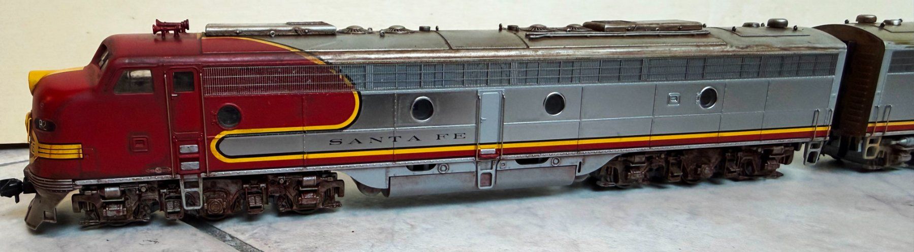 Broadway Modellini di ferrovie: Broadway Limited 5427 HO Santa Fe EMD E8 A + B Unit! – Usato da Steffisburg venduto da Calceolaria 1