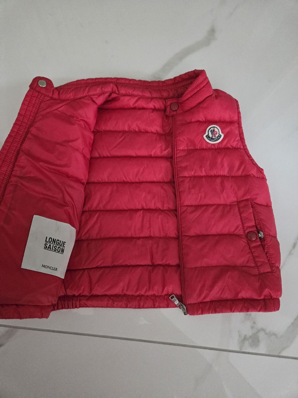 Moncler Gilet & Giacche: Moncler red unisex – Usato da Le Landeron venduto da Plushka 2
