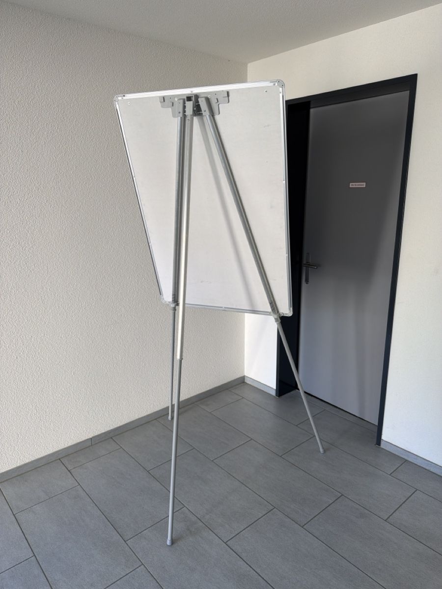 Lavagne: Flipchart mobiler Metallrahmen mit Stativ gebraucht – Usato da Wilen b. Wollerau venduto da mxcruiser 1