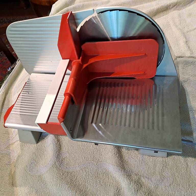 Elettrodomestici da cucina: affettatrice Turmix – Usato da Riva San Vitale venduto da Marneta 3