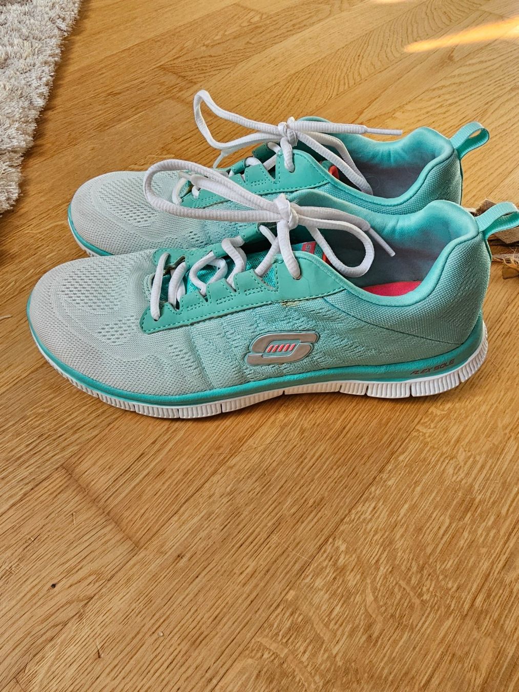 Skechers Scarpe da uomo: Skechers Sneaker, hellgrün, Grösse 39 – Usato da Liestal venduto da Nerina5 1