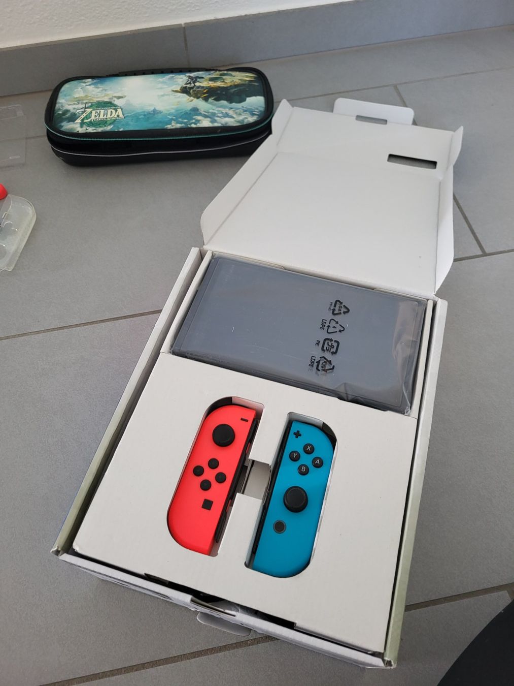 Nintendo Console: Nintendo Switch (OLED-Modell) mit Zubehör – Usato da Boswil venduto da i12i 4