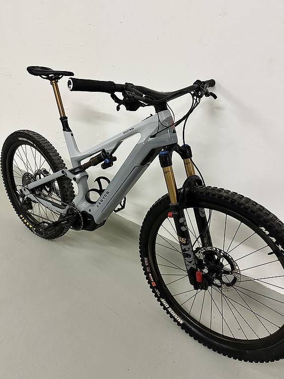 Canyon Biciclette: Canyon Spectral ON CF9 Vollcarbon Gr. L – Usato da Wallisellen venduto da vs92 3