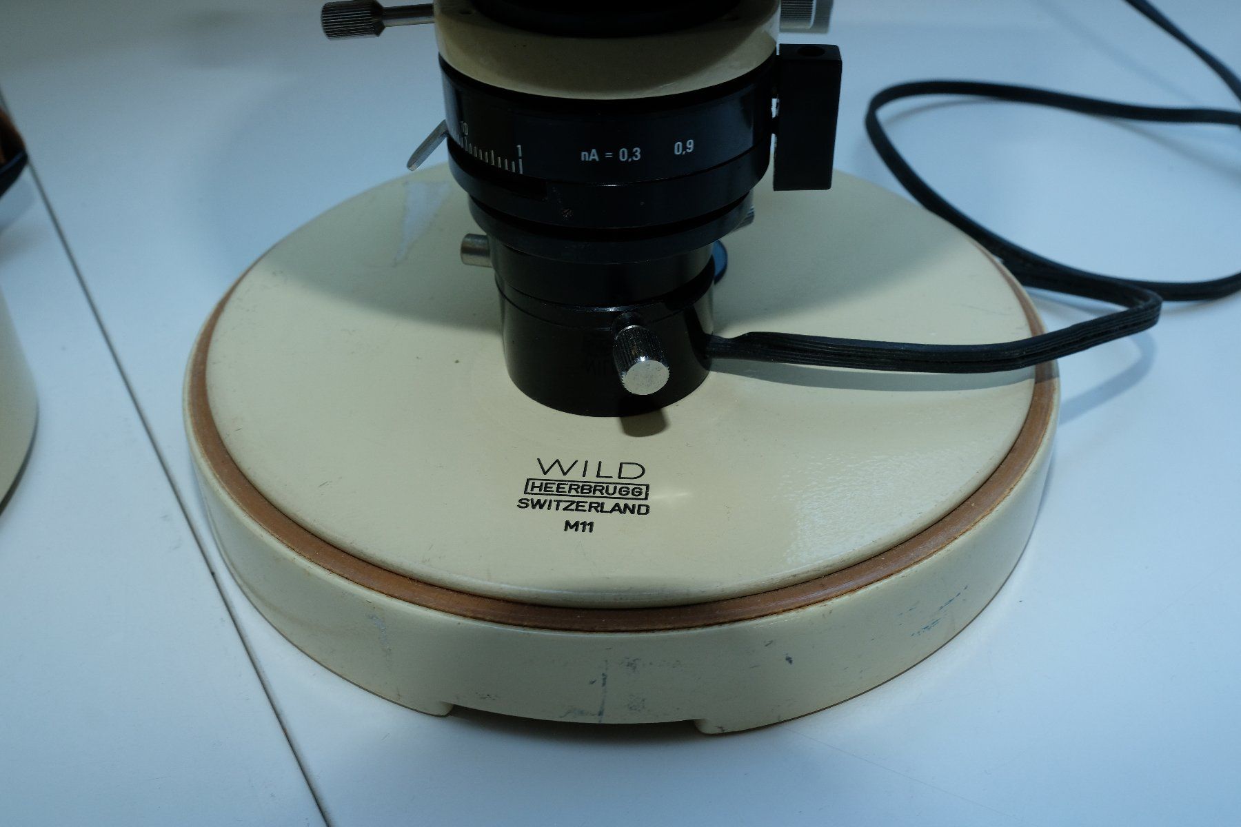 Wild Microscopi: Wild Herrbrugg M11 Mikroskop Binokular – Usato da Zürich venduto da Tenos 4
