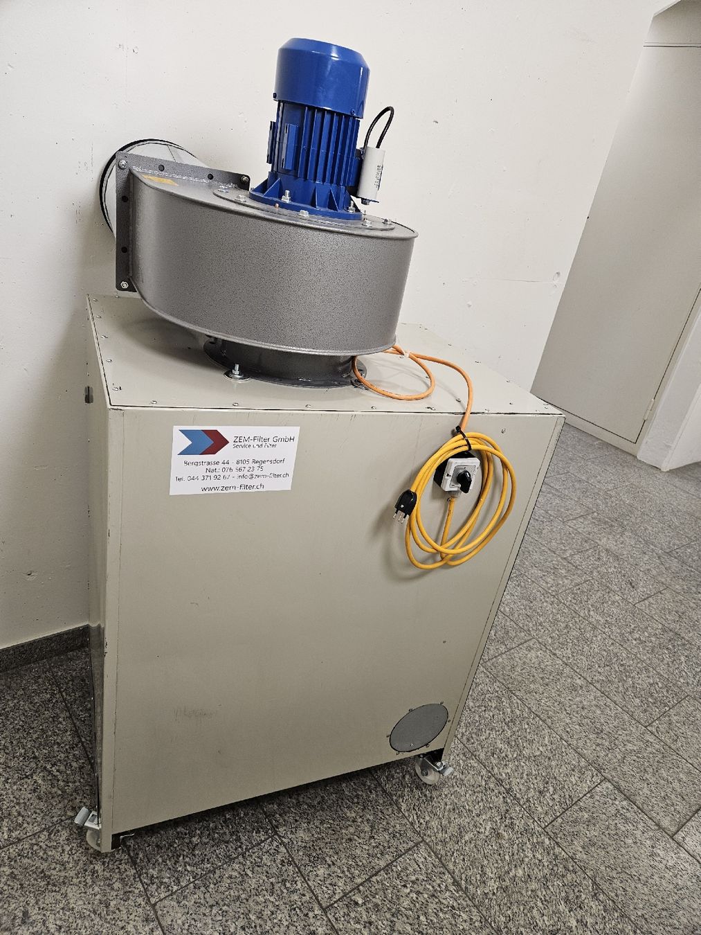 Purificatori d'aria: Absaugwand, Spritzwand Absauganlagen bis 2500m3/h – Usato da Regensdorf venduto da Zem003 1