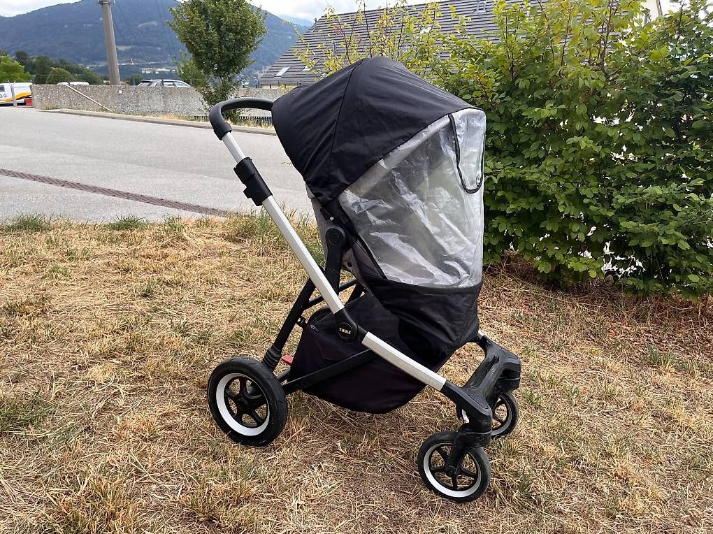Thule Kinderwagen: Poussette Thule Sleek+bundle complet-tous les accessoires – Gebraucht aus Jongny von shark43 3