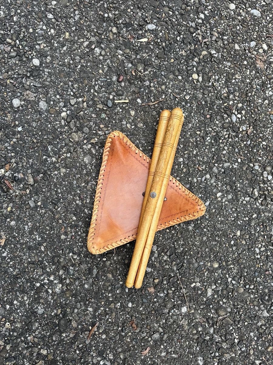 Sgabelli: dreibeiniger Vintage Hocker – Usato da Zürich venduto da frauflufelberg 7