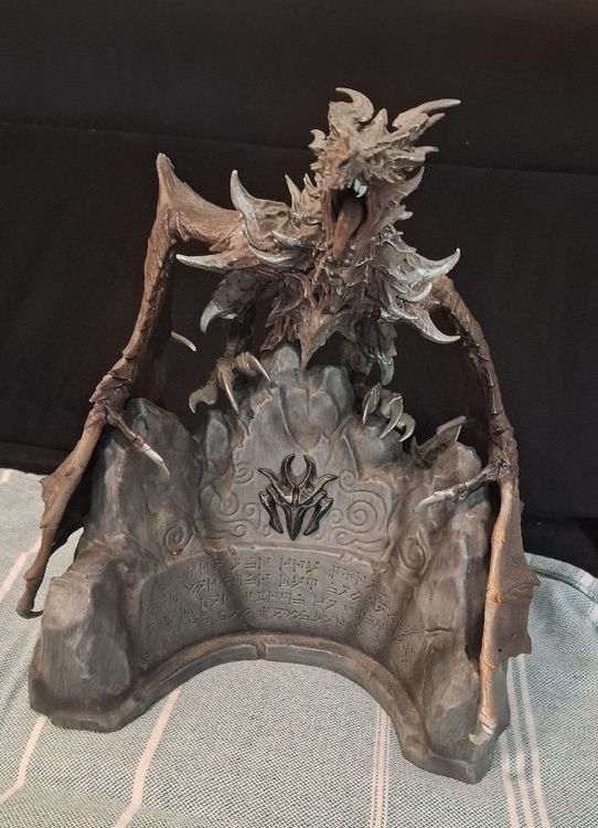 Skyrim Alduin Statue - Limitierte Edition - Top Zustand! (Gebraucht) in ...