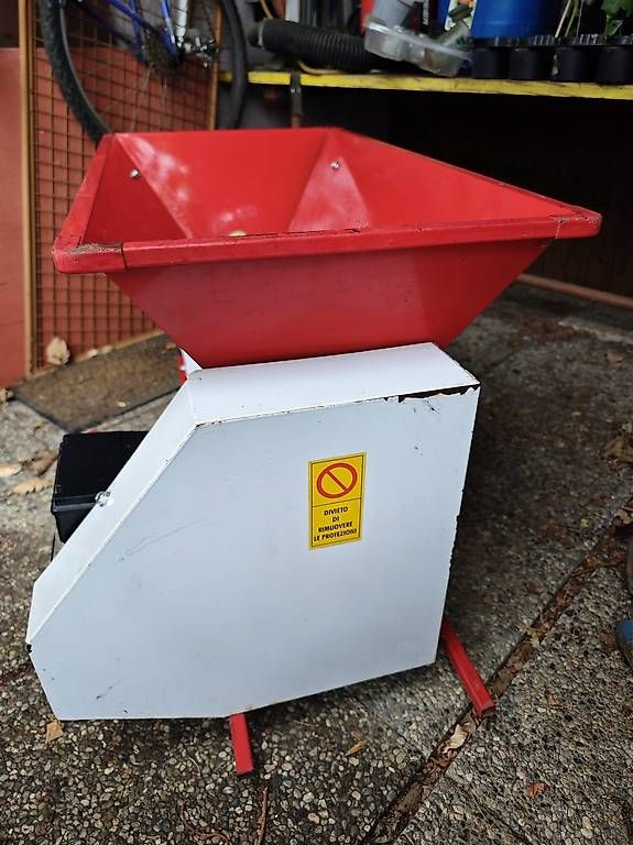 Tutte le macchine: Traubenmühle mit Abbeerer/Pigiatrice diraspatrice – Usato da Comano venduto da Mary922 2