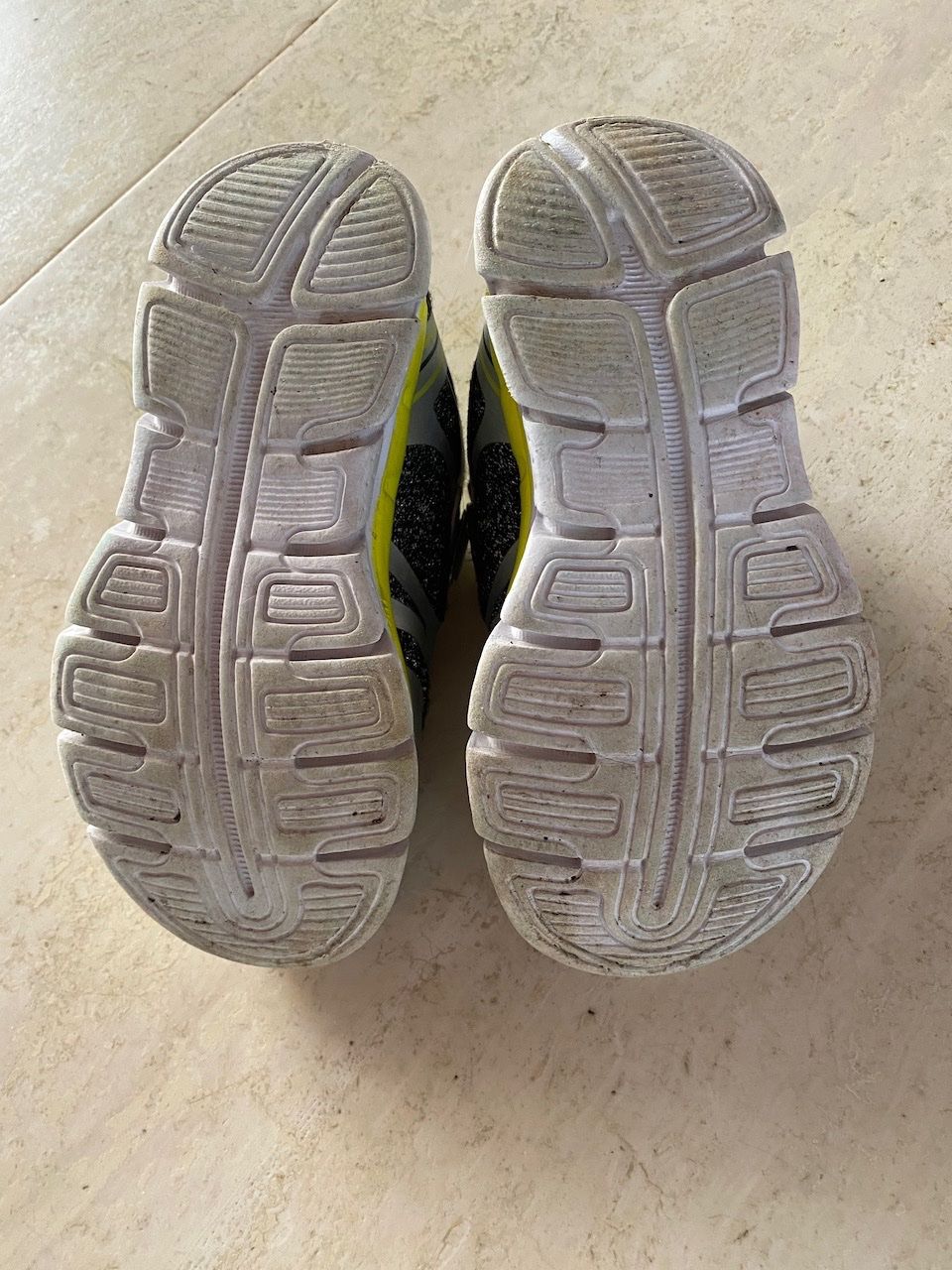 Skechers Schuhe für Jungen: Turnschuhe, federleicht in Gr. 26 – Gebraucht aus Uster von ros_pym8 4