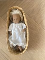 Sasha Puppe Baby im Körbchen