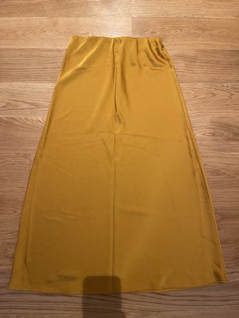 Sommerrock Senfgelb Satin Gr. S wie neu! ☀️💃