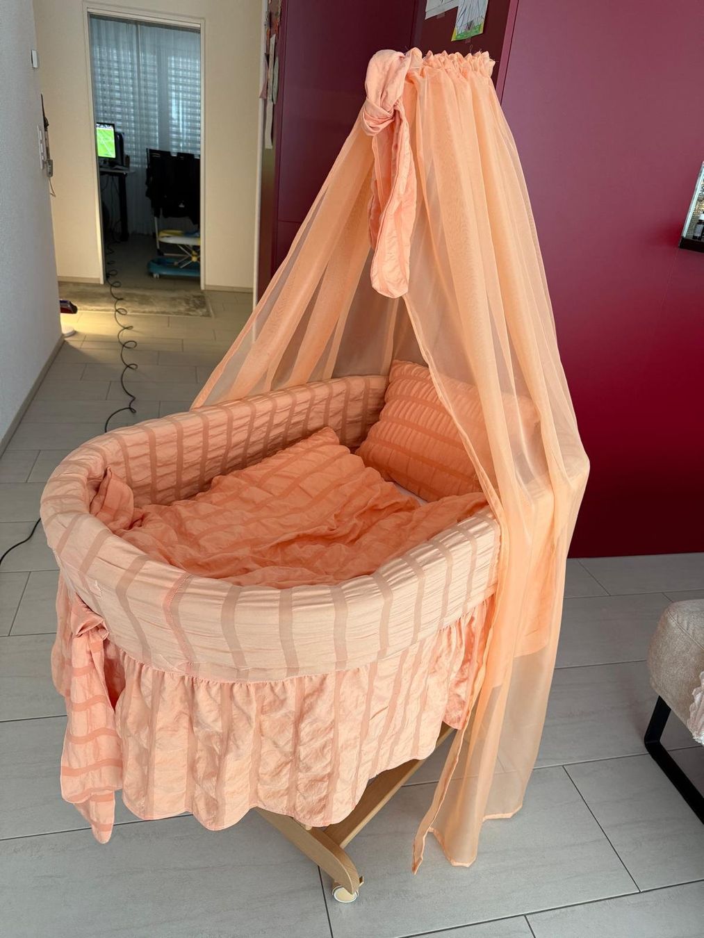 Alvi Culle: Baby Stubenwagen mit Matratze – Usato da Turbenthal venduto da ere_p55v