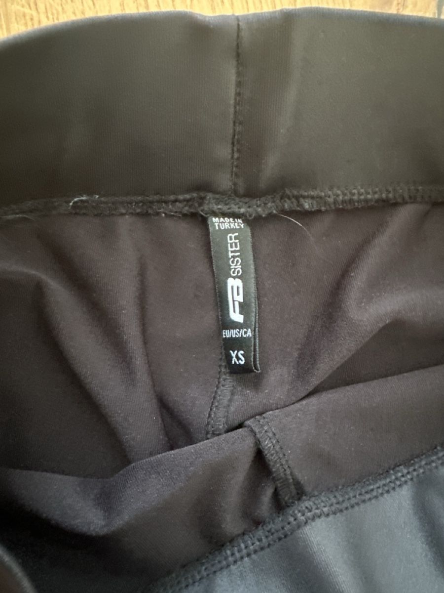 Leggings: Schwarze Leggings Gr. XS   – Usato da Diepoldsau venduto da Sonne14 1