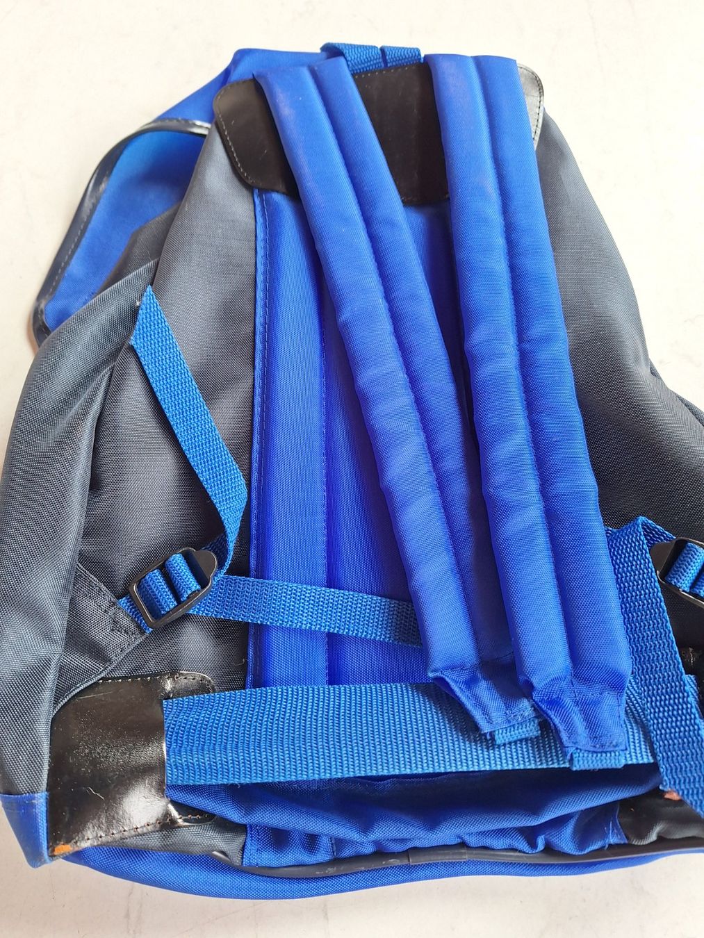 Borse & Zaini: 2 STK TAGES RUCKSACK – Usato da Huttwil venduto da Kunterbuntli 2