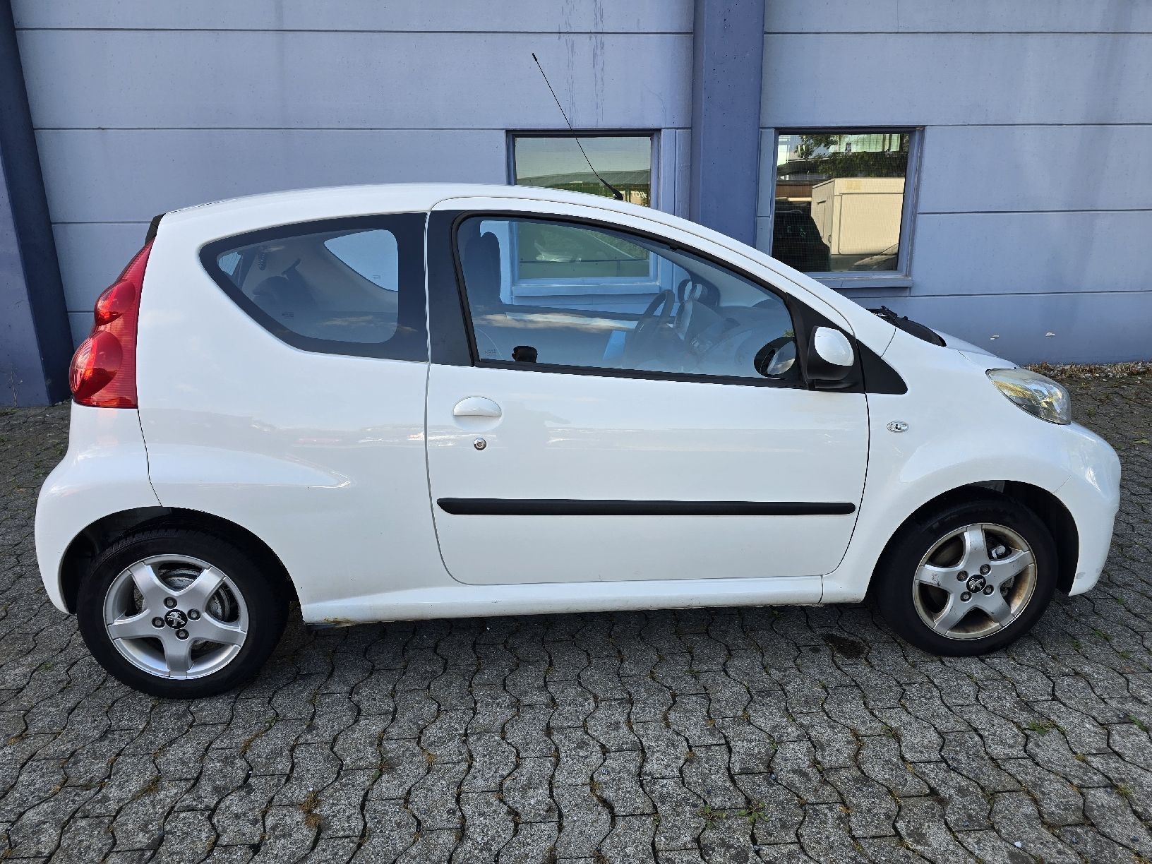 Peugeot Automobili: Peugeot 107 – Difettoso da Thal venduto da AC92 5