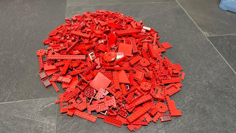 Lego Rot sortiert 1.360 Kg (Gebraucht) in Bronschhofen für CHF 19 – mit ...