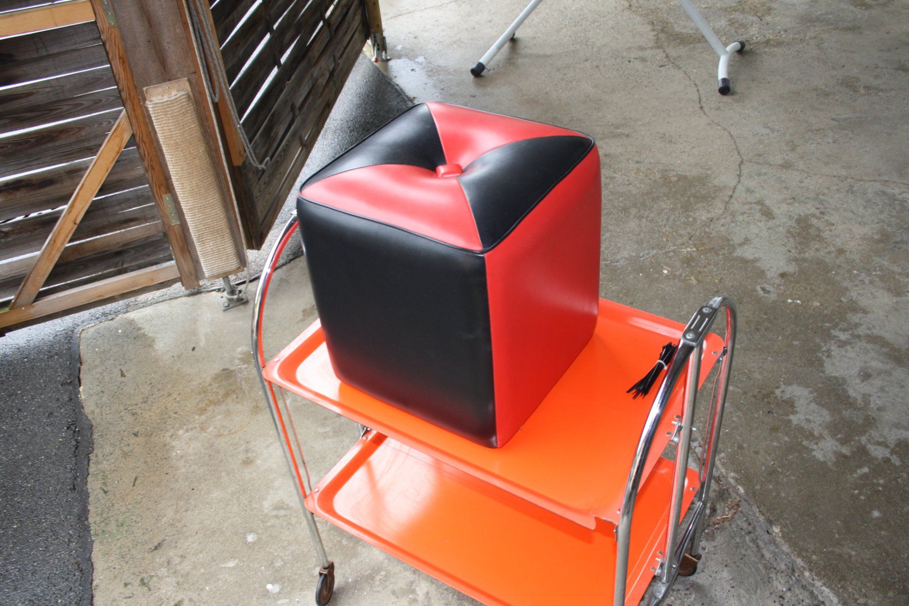 Sgabelli: HOCKER  VINTAGE? – Usato da Wauwil venduto da Pneuedy 4