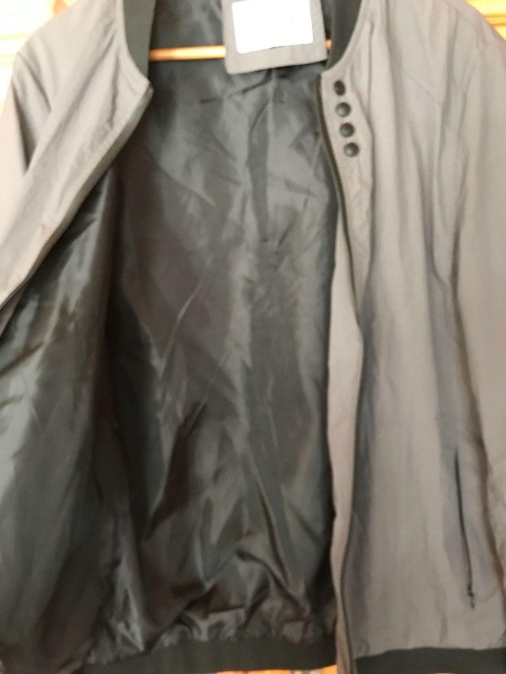Giacche: LEICHTE WIND-JACKE / ÜBERGANGSJACKE GRAU – Nuovo (secondo la descrizione) da Buchs AG venduto da fischli610 4