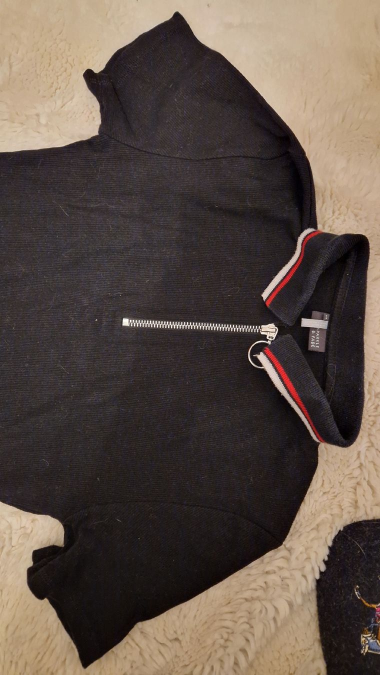 Vestiti: Robe noire avec col polo – Usato da Montana venduto da cla_p9mg 1