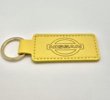 Stylischer Nissan Schlüsselanhänger mit Lasergravur