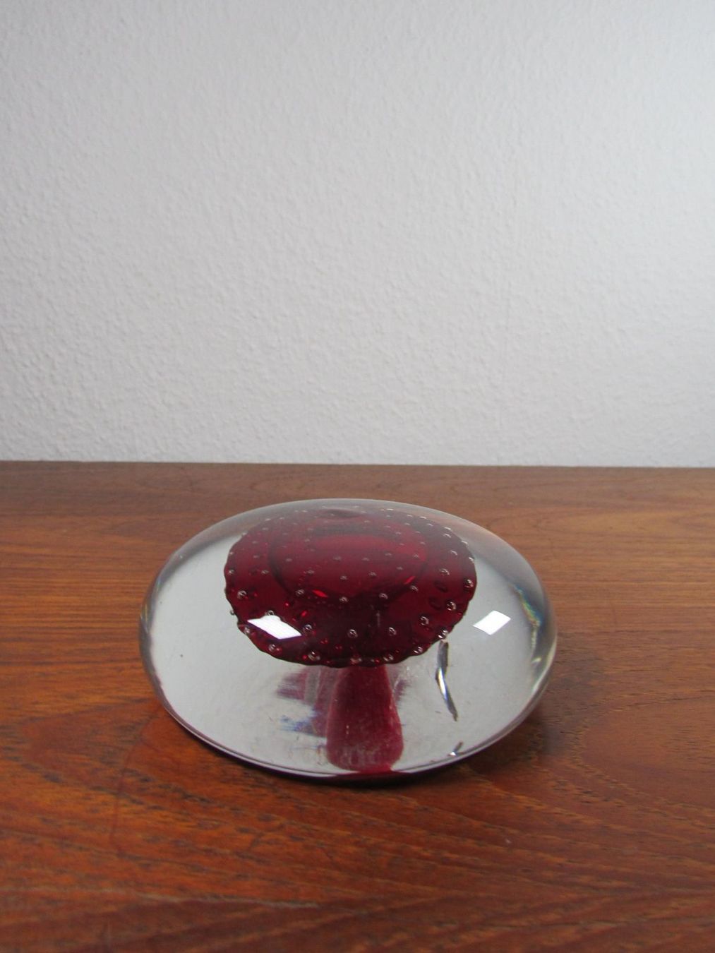 Statuette: Mid Century Paperweight Controlled Bubble Briefbeschwerer – Usato da Ostermundigen venduto da Zytrum