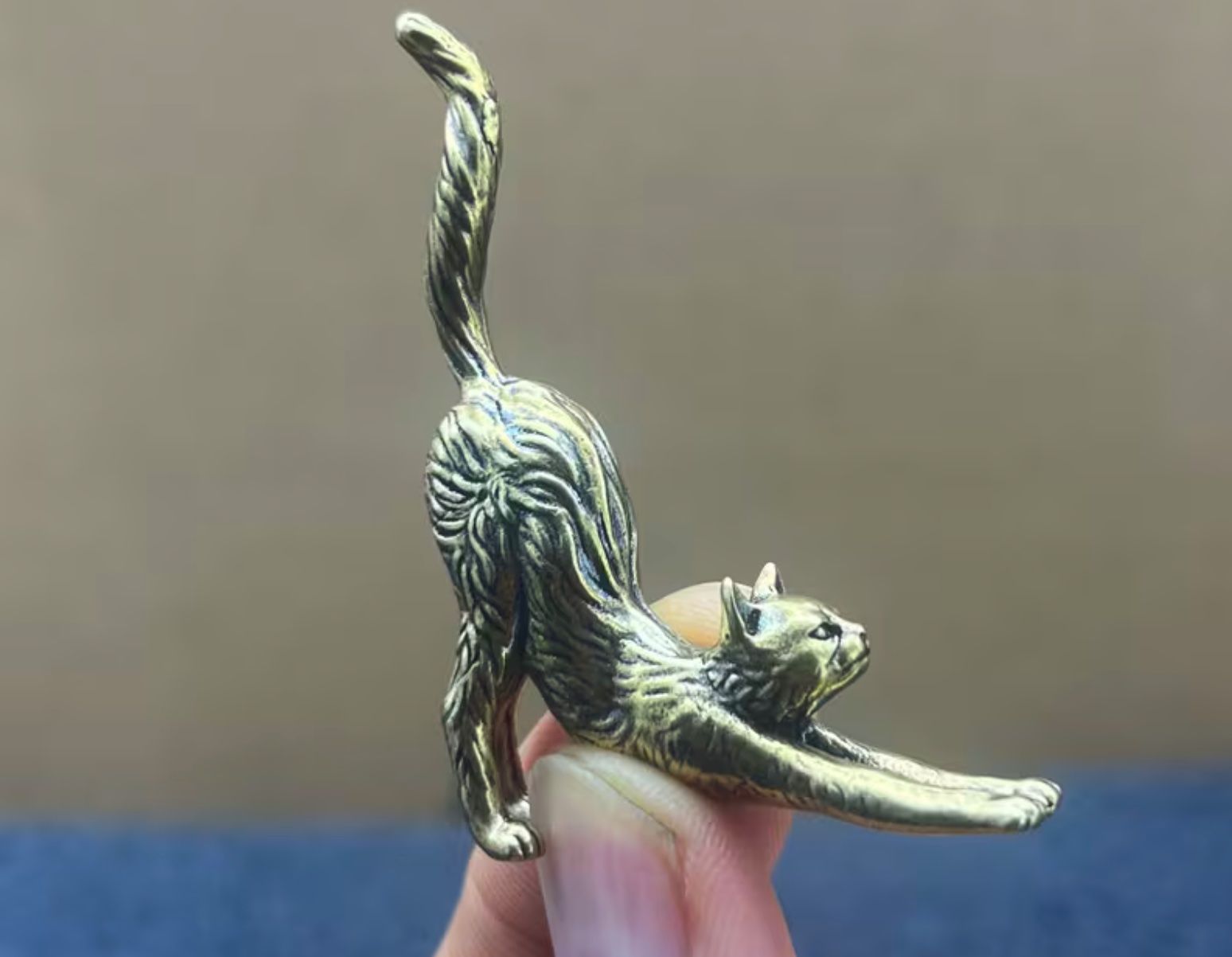Statuette: Miniatur-Katze aus massivem Messing feine Handarbeit – Nuovo e nell'imballaggio originale da Langenthal venduto da Seelenfreunde 2
