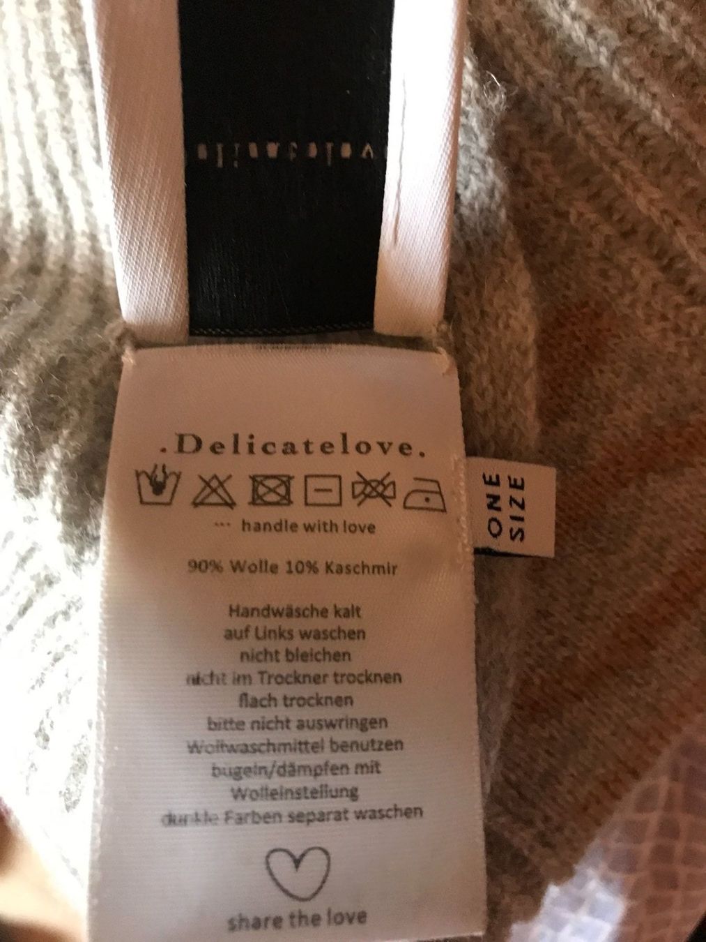 Hüte, Mützen & Caps: Mütze mit Schal von Delicatelove – Gebraucht aus Wagenhausen von vintagesecondhand 3