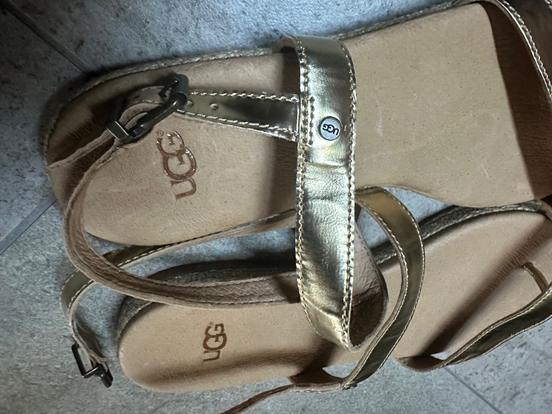 Ugg Scarpe da donna: Ugg sandals 37 – Nuovo e nell'imballaggio originale da Ebikon venduto da nat_jzh5 1