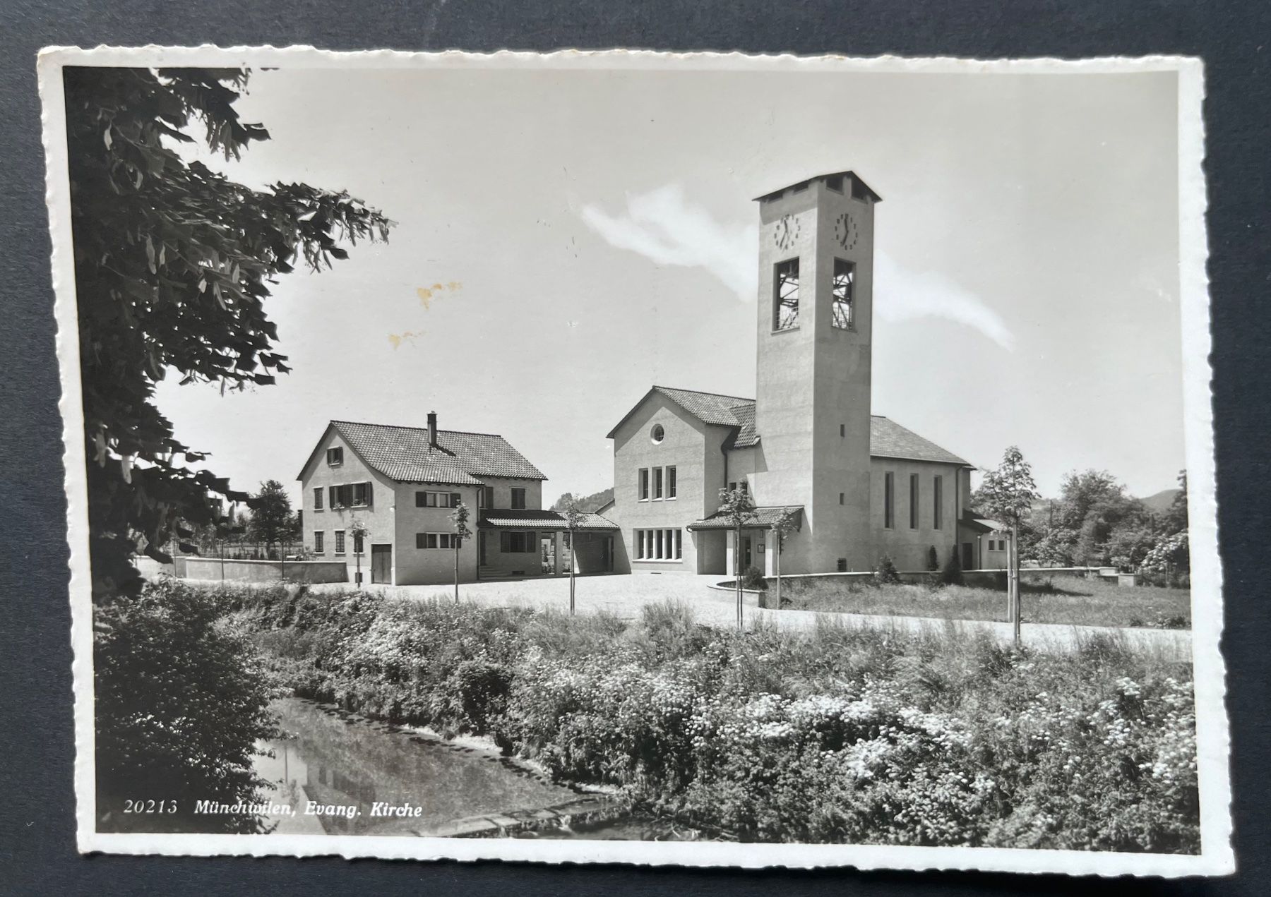 Cartoline postali: Münchwilen TG , Evang. Kirche / ca. 1950 – Usato da Ostermundigen venduto da DaxKarten-75