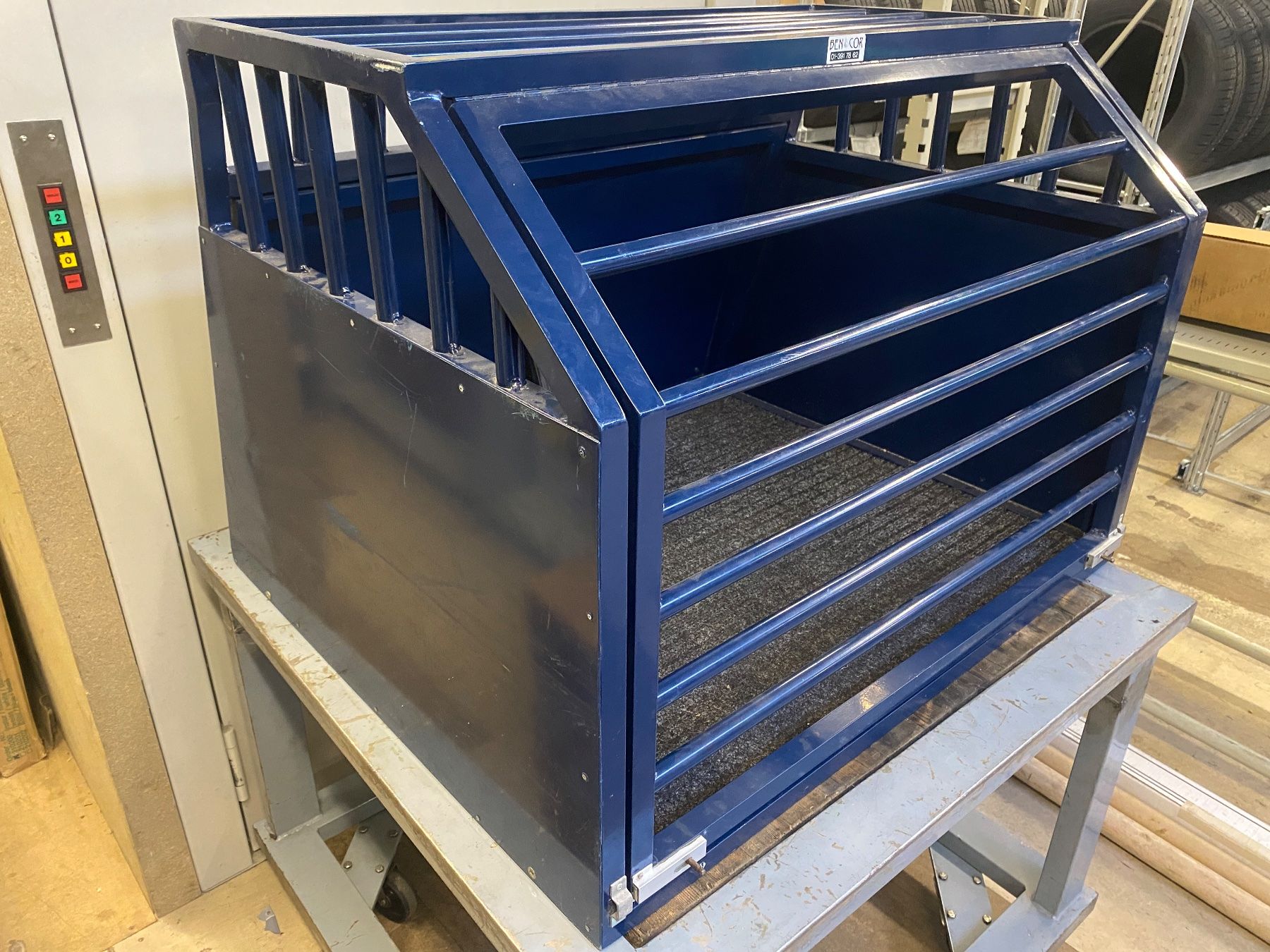 Gabbie, trasporto & Sicurezza: Hunde Transportbox, Auto – Usato da Näfels venduto da Freihof_Garage_AG 2