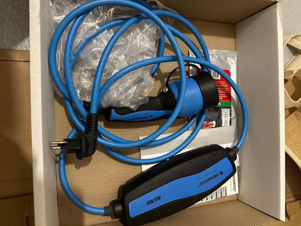 Mennekes E-Auto Not-Ladekabel 8m - Mode 2 Typ 1 Mit Schuko-Stecker Für Elektroautos